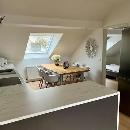 Living In Ohligs Dachgeschoss 4 Personen Appartement *