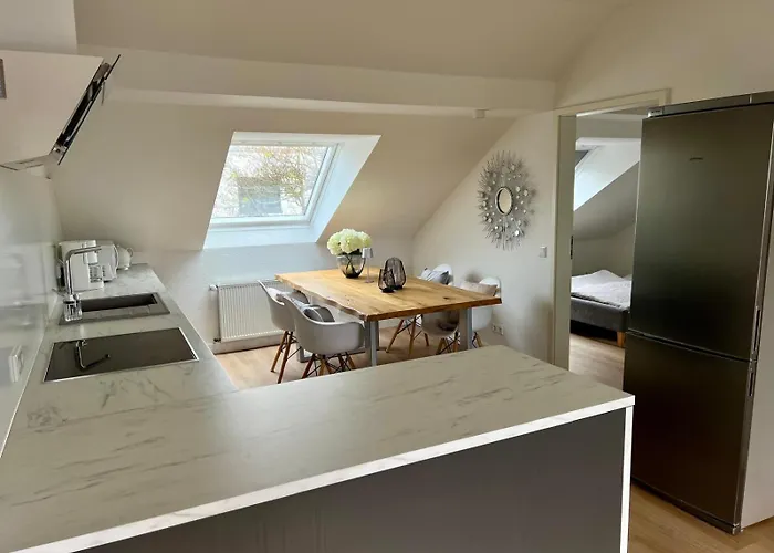 Living In Ohligs Dachgeschoss 4 Personen Appartement *