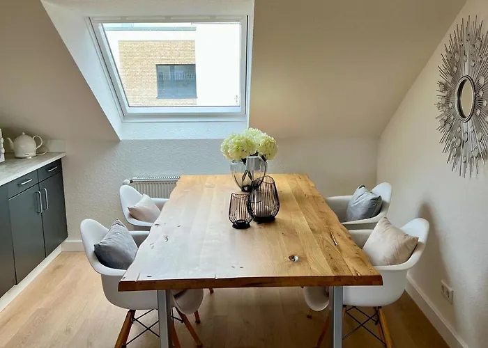 Living In Ohligs Dachgeschoss 4 Personen Appartement